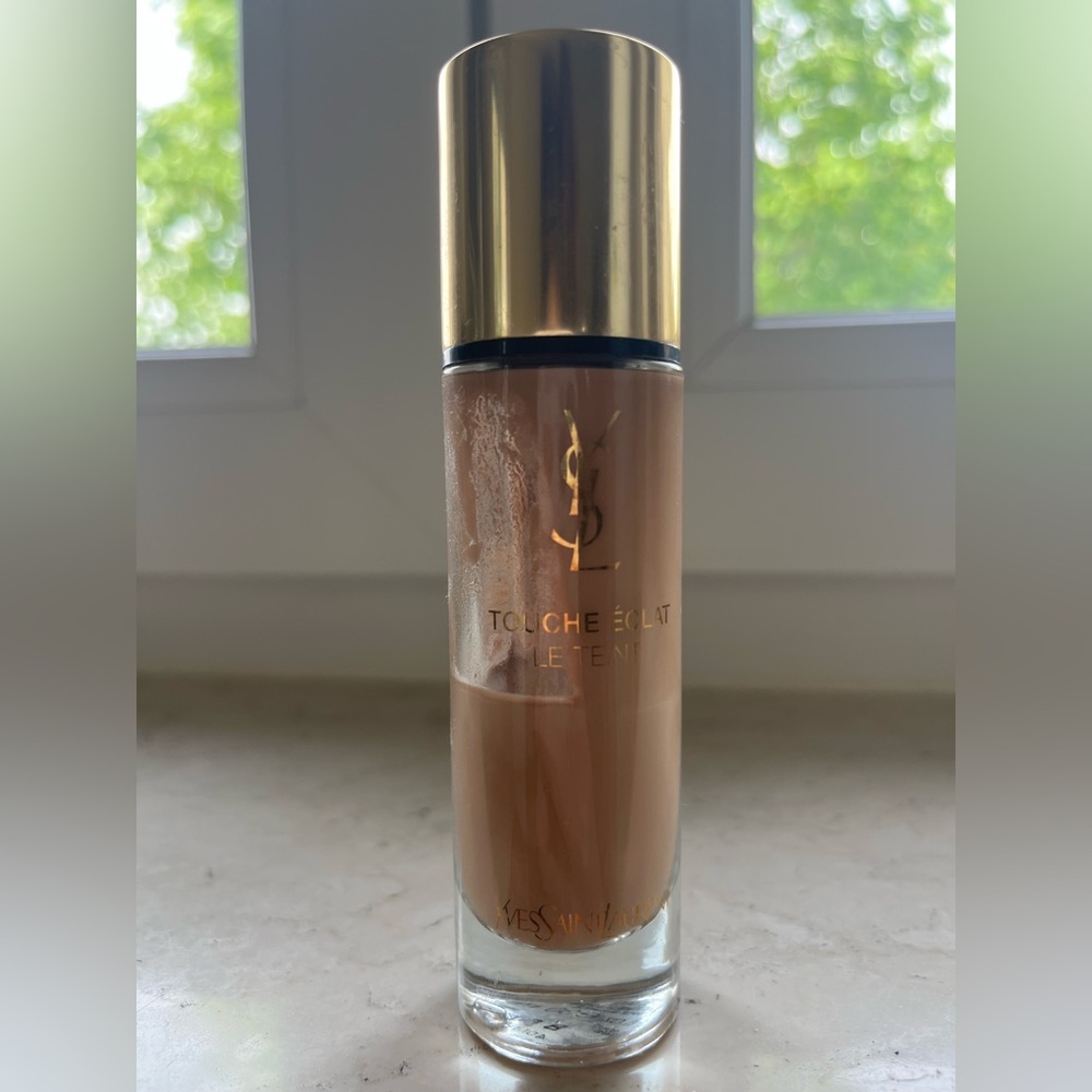 Yves Saint Laurent Touche Éclat Le Teint Foundation SPF22, B50